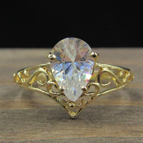 Jewelry - Size 5.5 10K Gold Filigree Cubic Zirconia Gem Band